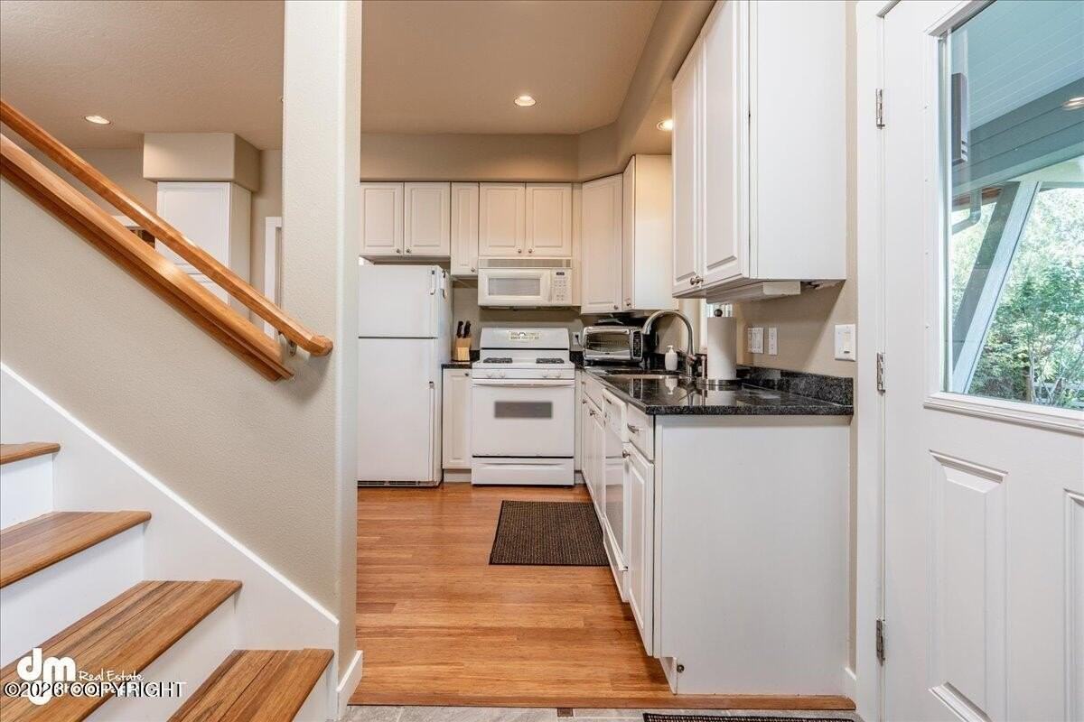 16440 Chasewood Ln - Photo 3 of 24