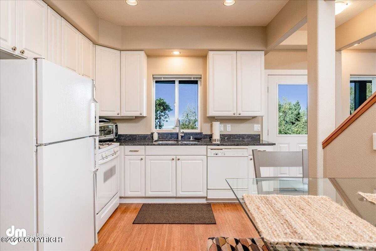 16440 Chasewood Ln - Photo 4 of 24