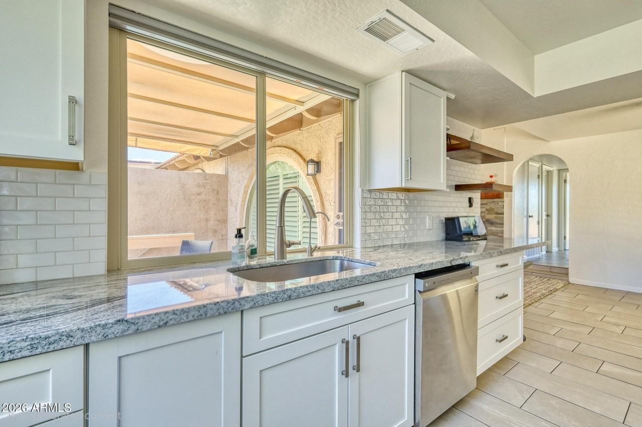 7501 E Happy Hollow Dr #3
