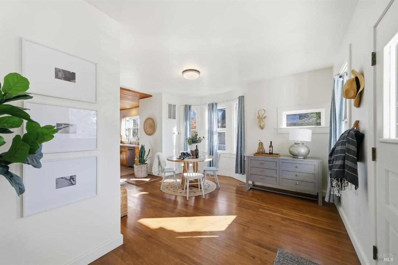 1440 Center St - Photo 5 of 41