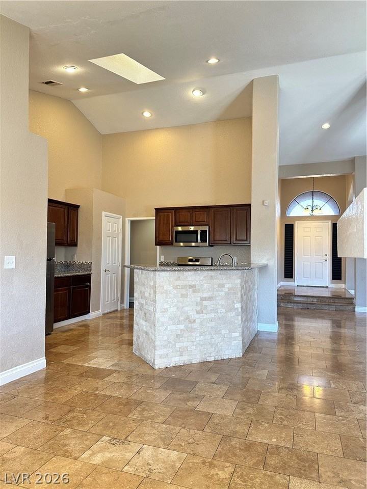 3910 Amy Marie Ct - Photo 5 of 18