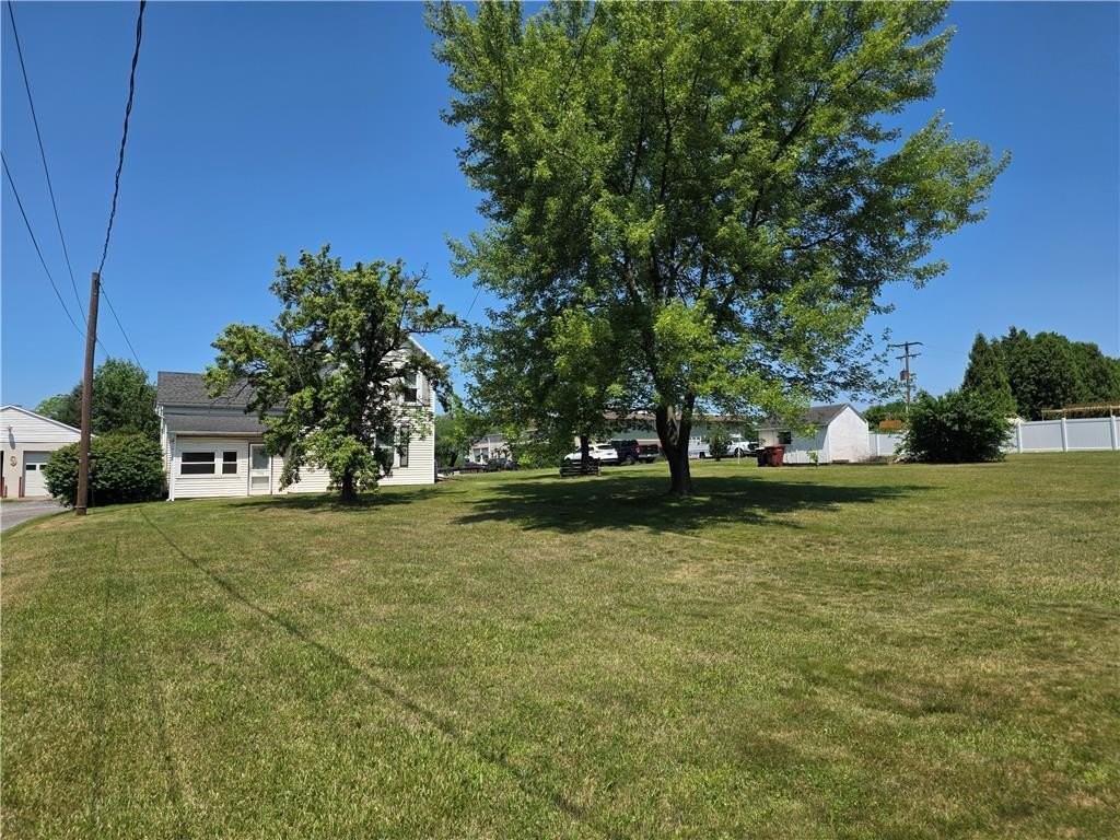 5166 Springmill Rd - Photo 5 of 29
