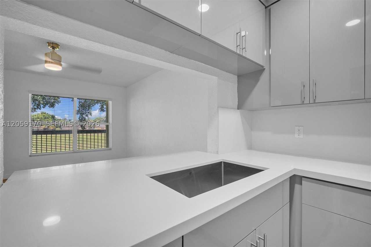 10015 Nw 4th St #203 - Photo 4 of 19
