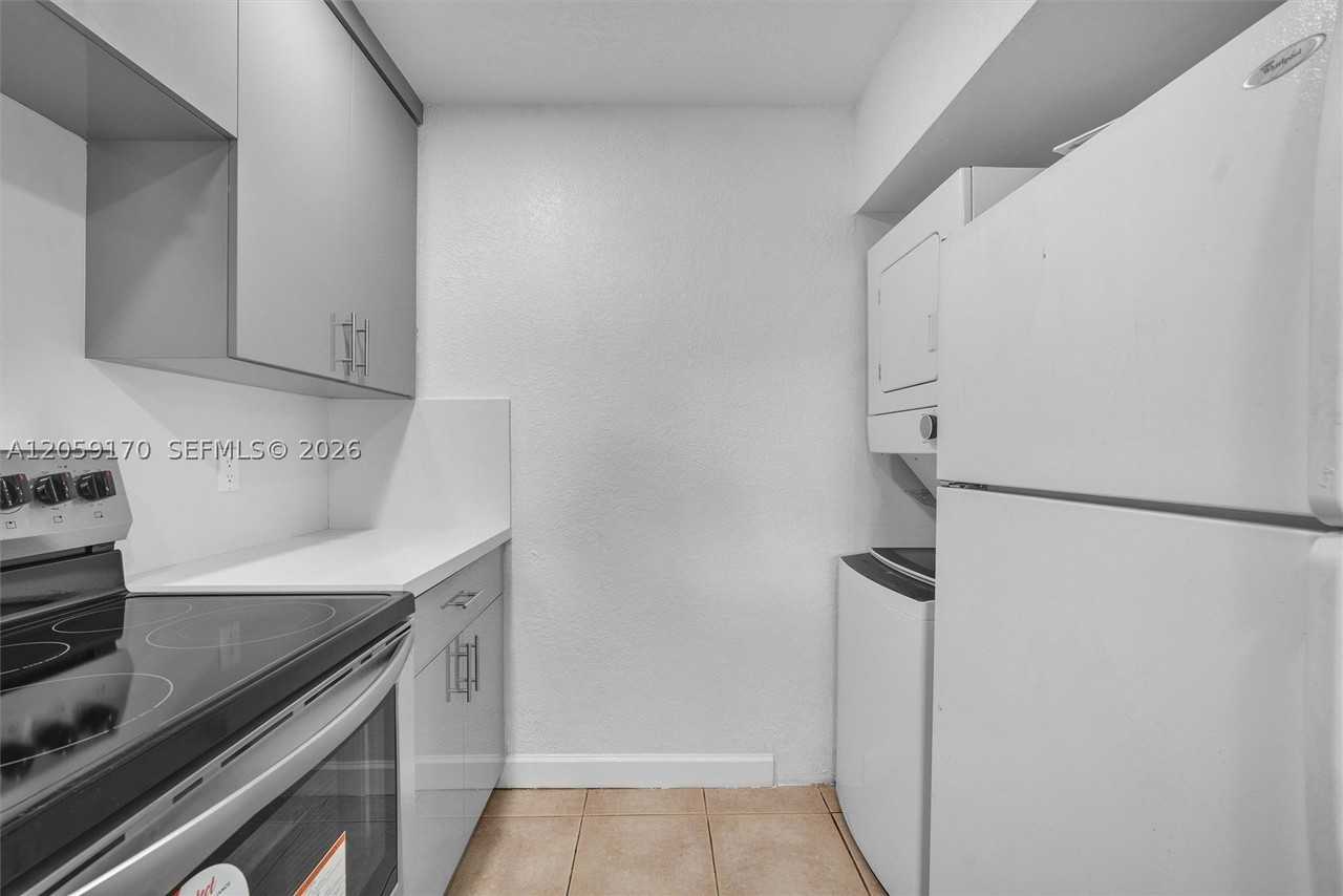 10015 Nw 4th St #203 - Photo 6 of 19