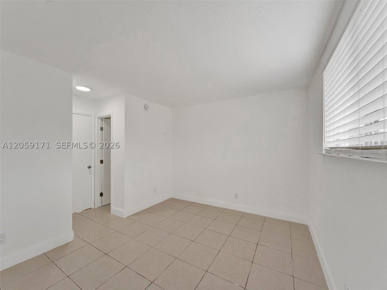 14190 W Dixie Hwy #1 - Photo 5 of 20