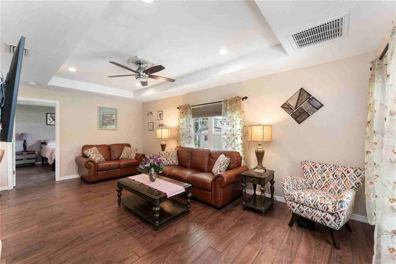3241 Tropicaire Blvd - Photo 3 of 23