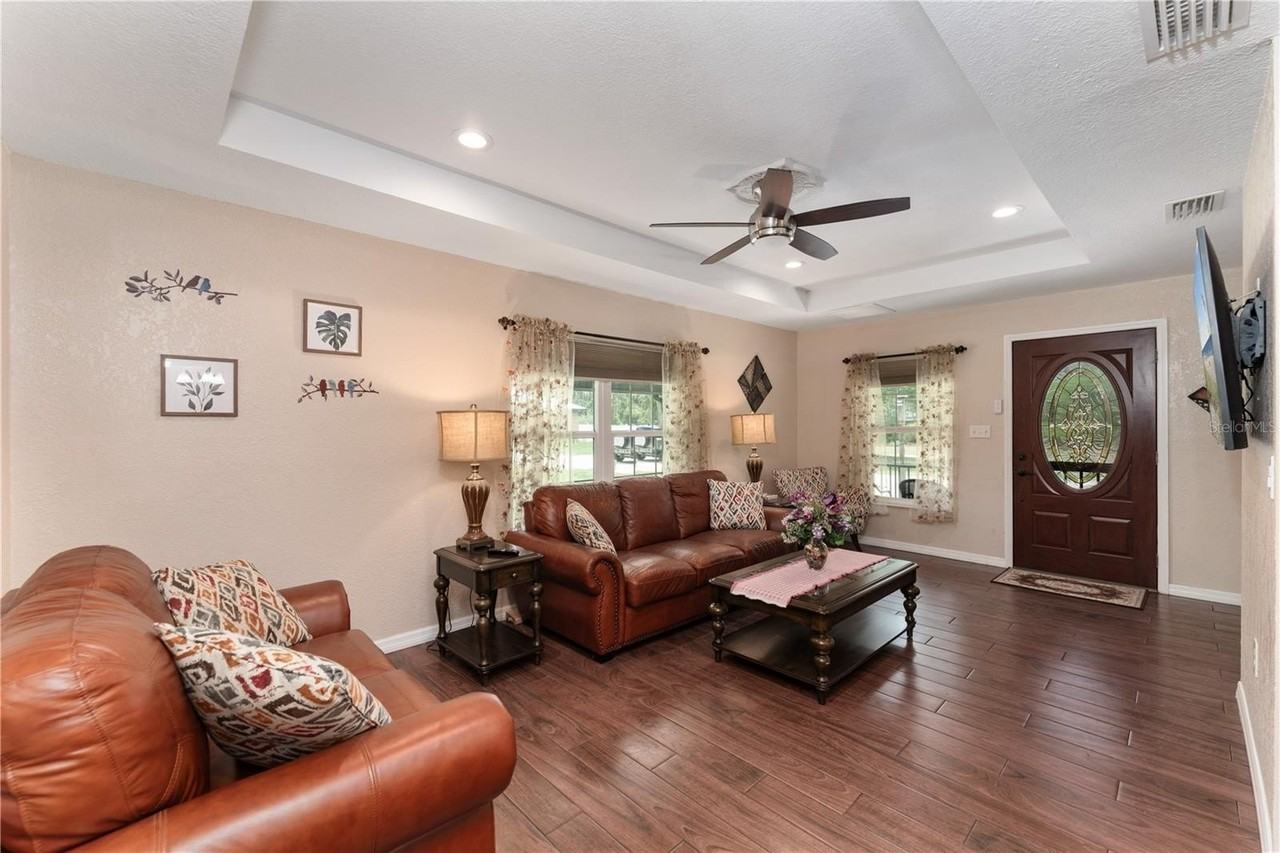 3241 Tropicaire Blvd - Photo 4 of 23