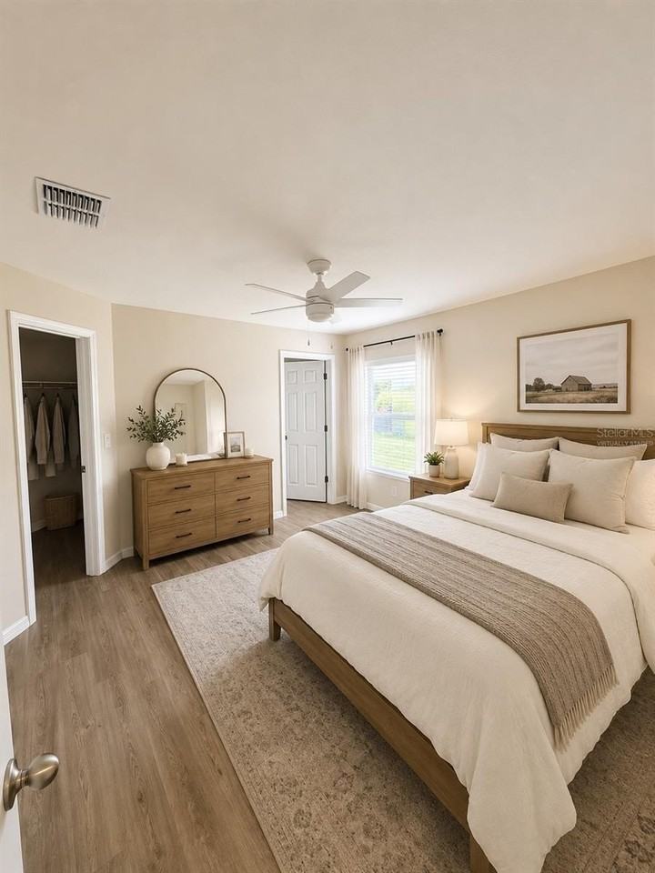 10193 Burlington Ave - Photo 2 of 10