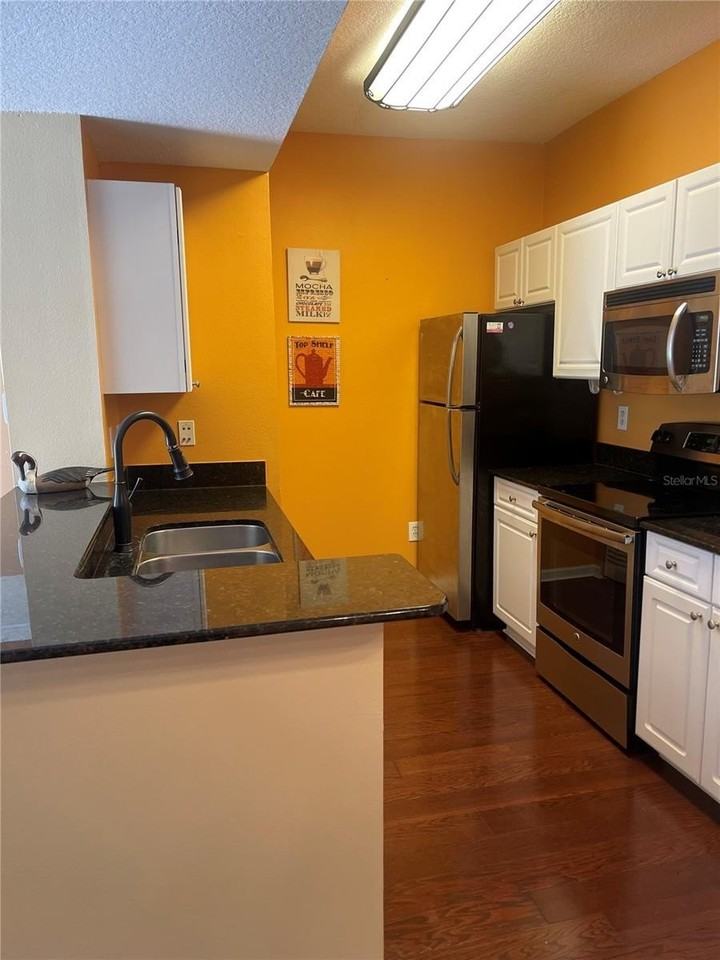 2001 Tizewell Cir #1504 - Photo 2 of 9