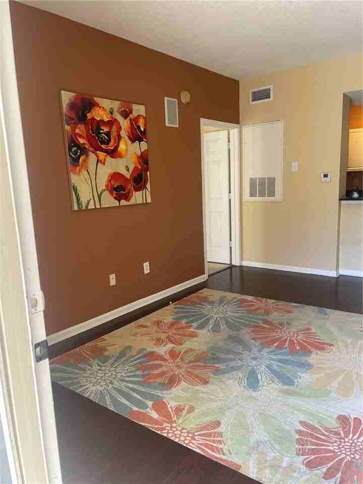 2001 Tizewell Cir #1504 - Photo 7 of 9