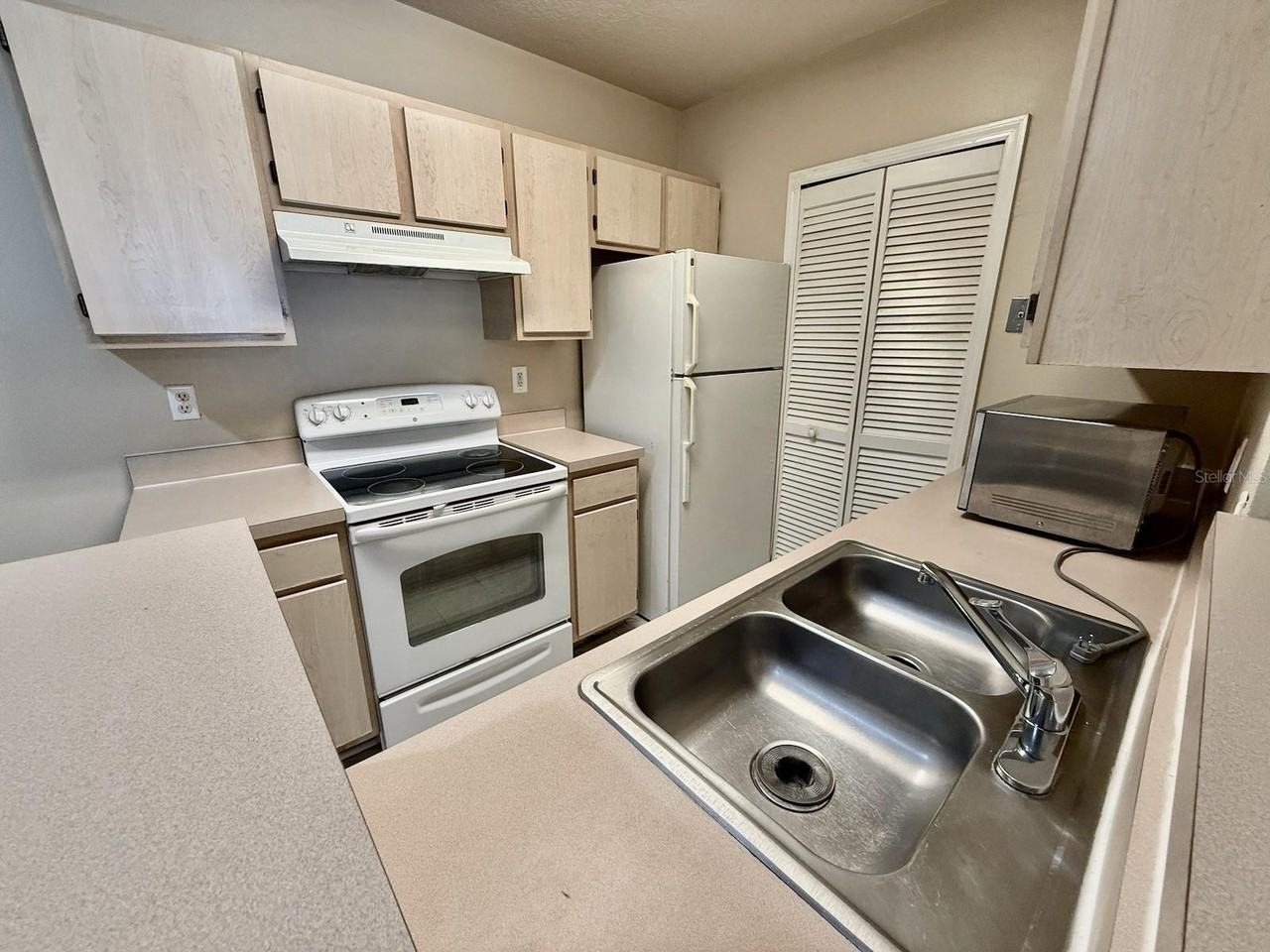 4332 S Kirkman Rd #1003 - Photo 6 of 17