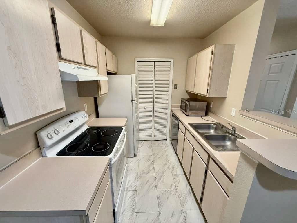 4332 S Kirkman Rd #1003 - Photo 7 of 17