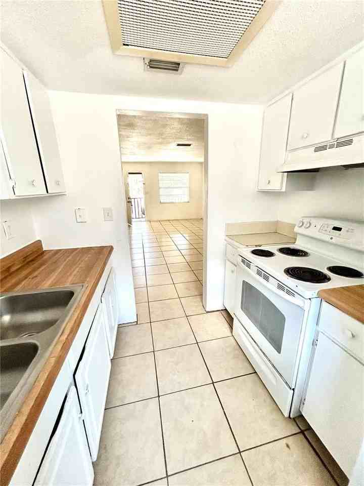 1217 Kennedy Rd #06 - Photo 4 of 9