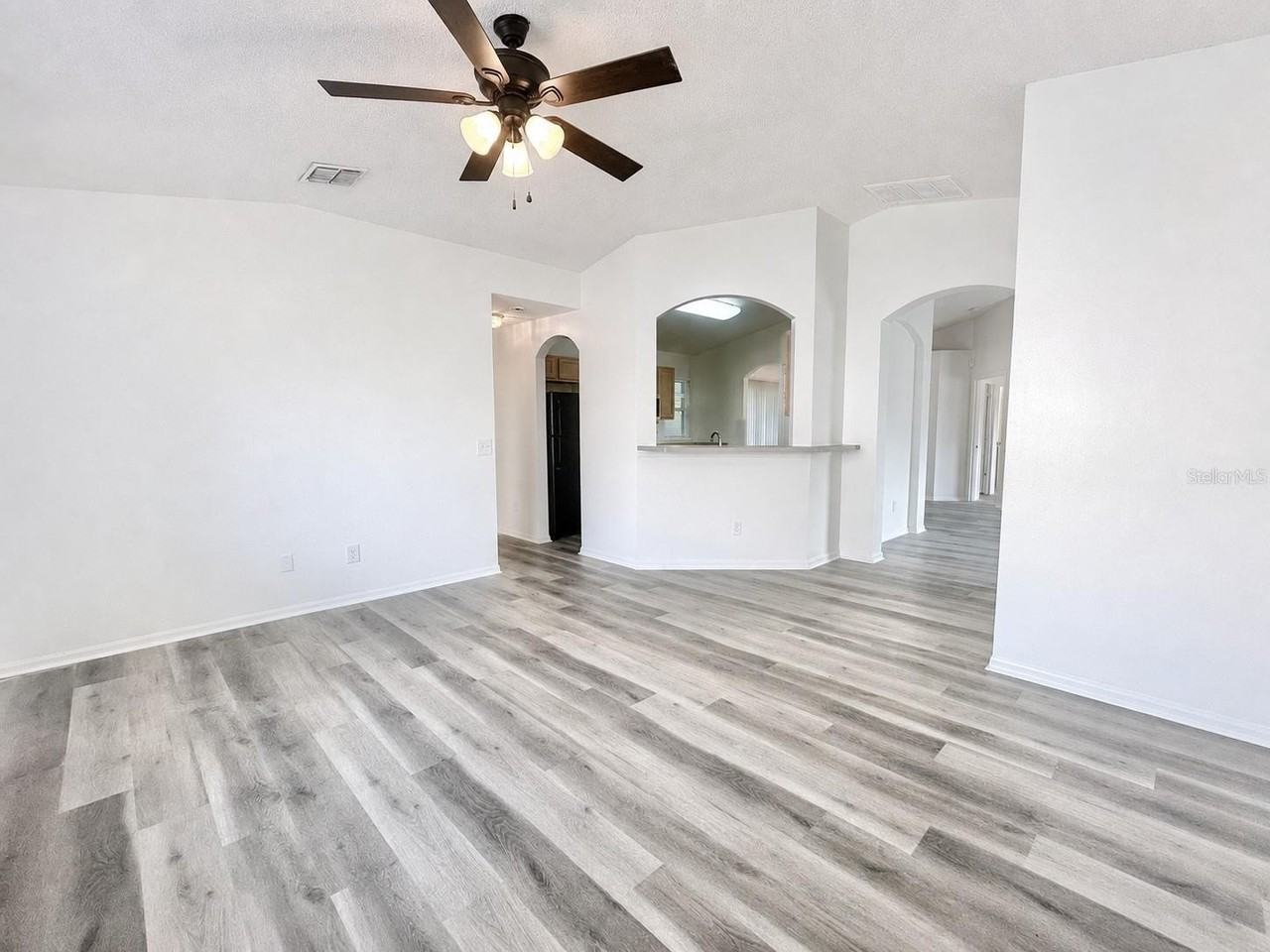 2871 Lockwood Blvd - Photo 4 of 25