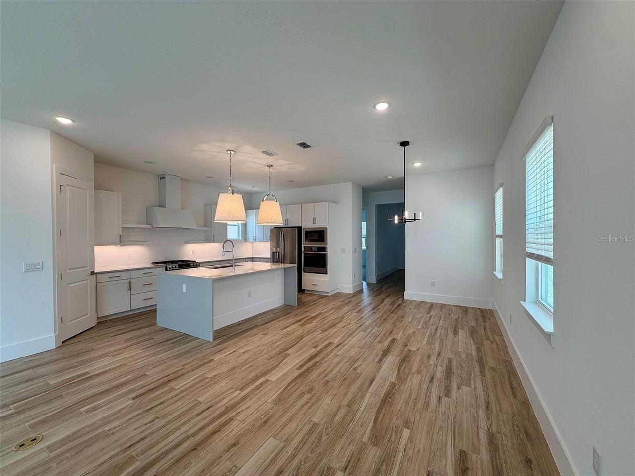 12438 Clear Sapphire Dr - Photo 2 of 29