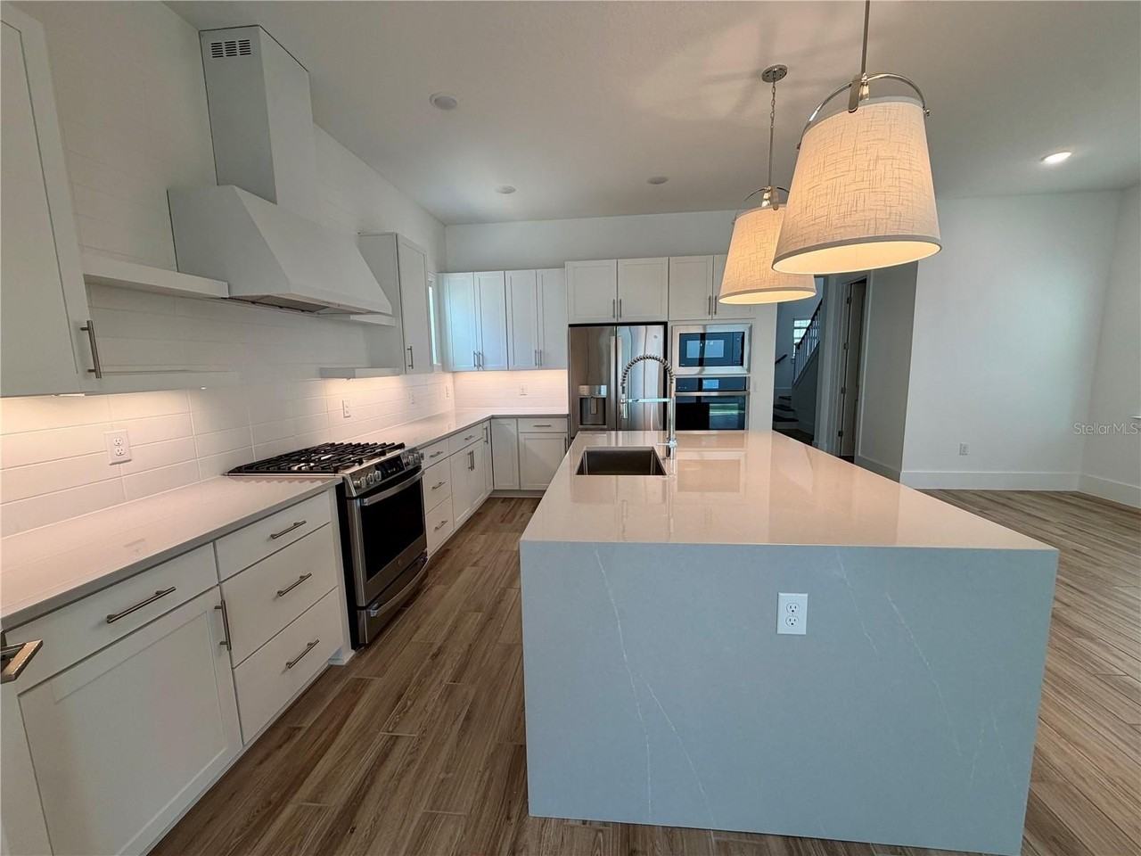 12438 Clear Sapphire Dr - Photo 5 of 29