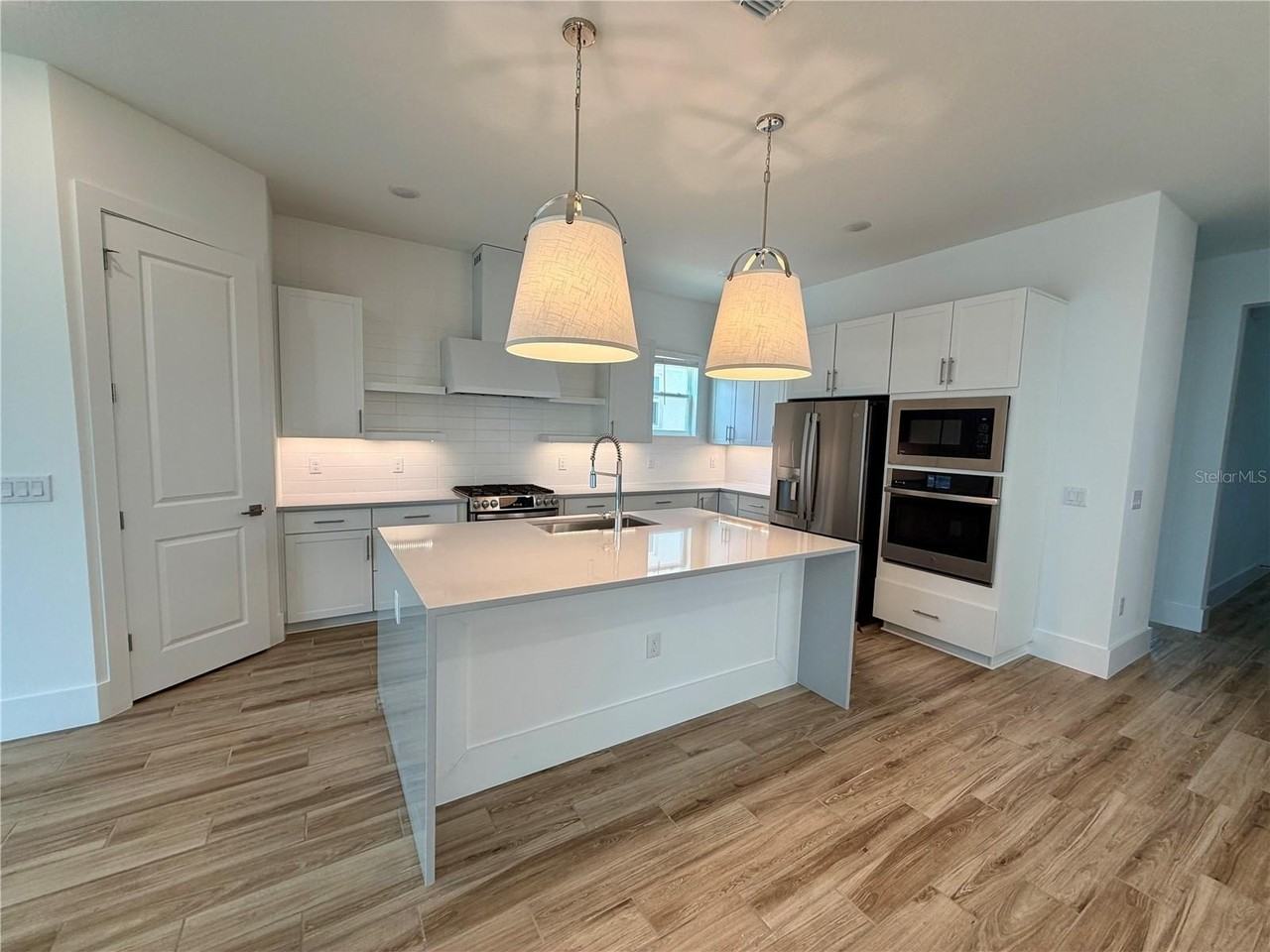 12438 Clear Sapphire Dr - Photo 6 of 29
