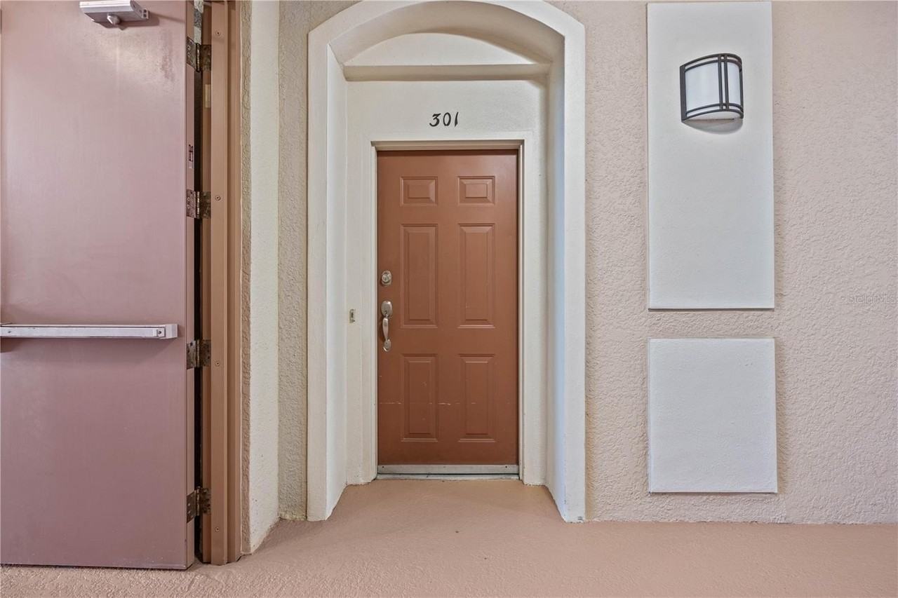 1351 Venezia Ct #301 - Photo 3 of 22