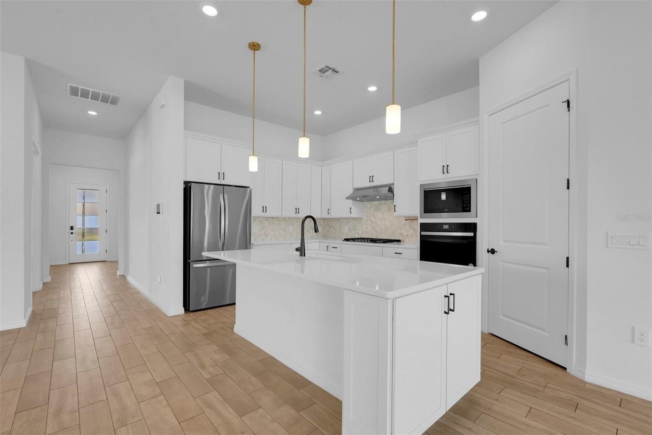 10393 Park Estates Ave - Photo 7 of 46