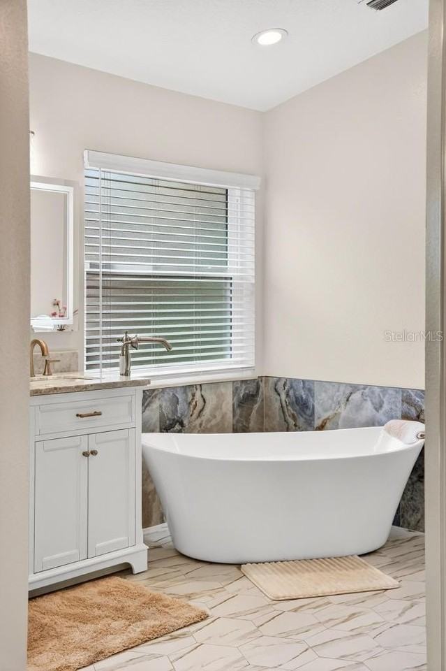 5477 Glen Oak Pl - Photo 4 of 50