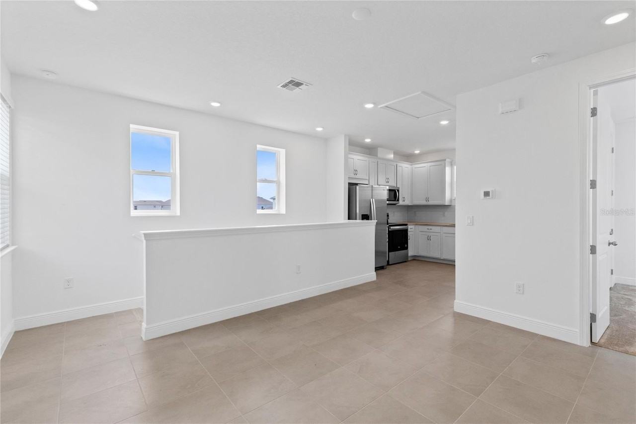 9711 Undset Aly - Photo 3 of 18