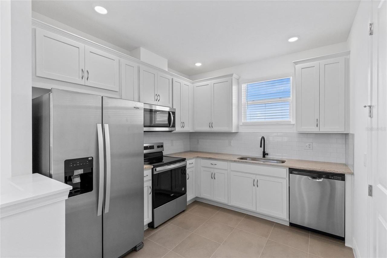 9711 Undset Aly - Photo 4 of 18