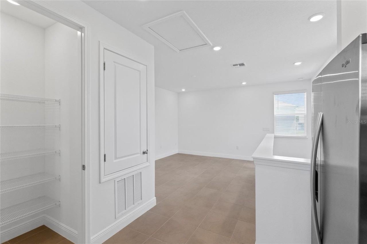 9711 Undset Aly - Photo 6 of 18