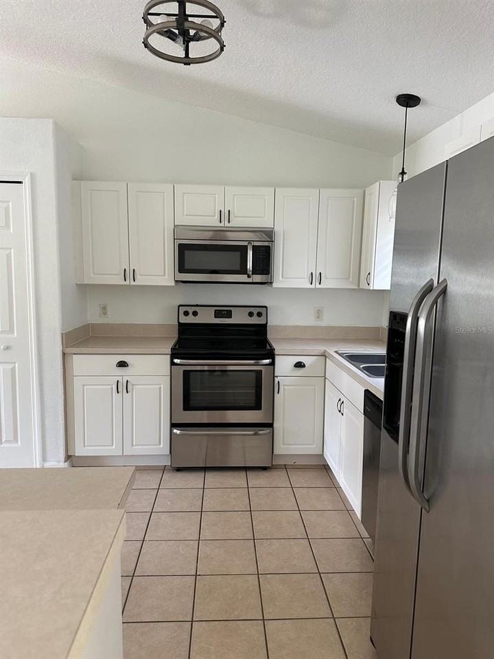 2149 N Normandy Blvd - Photo 3 of 11