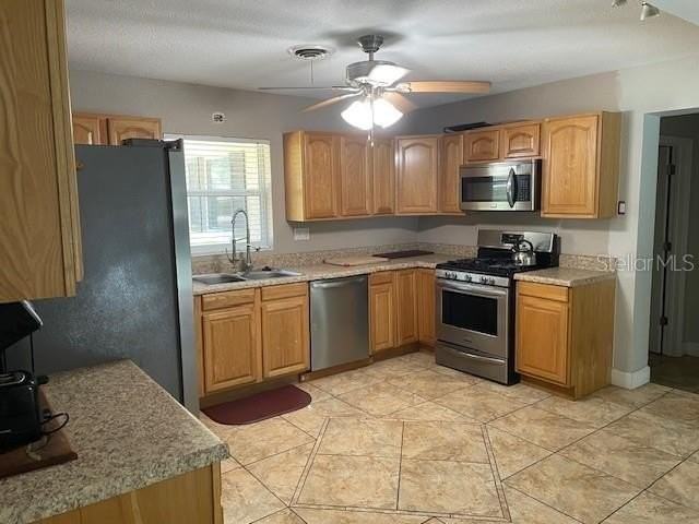 1231 Se 40th Ct - Photo 6 of 22