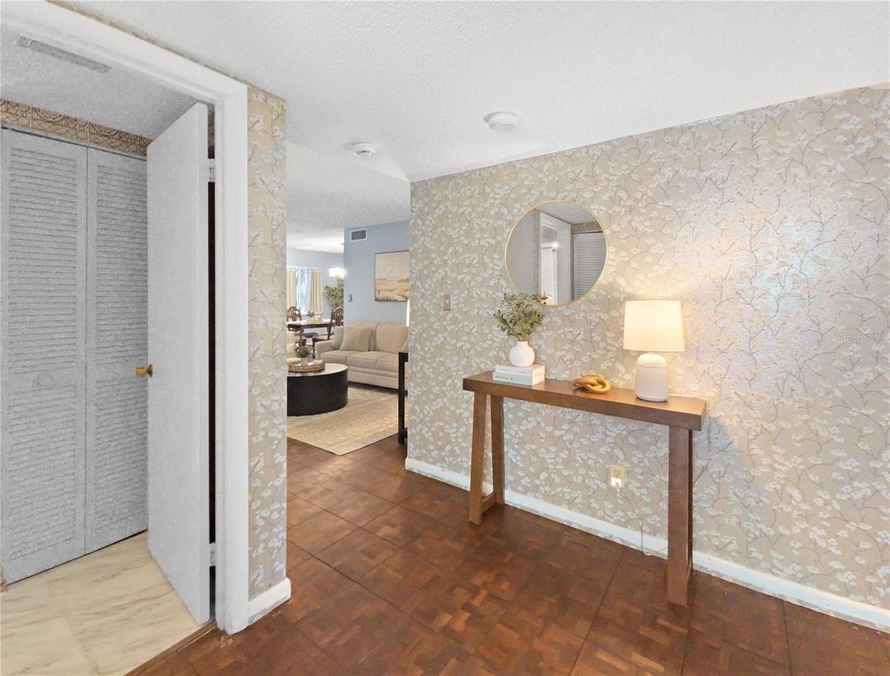 553 Fairways Cir #B - Photo 2 of 23