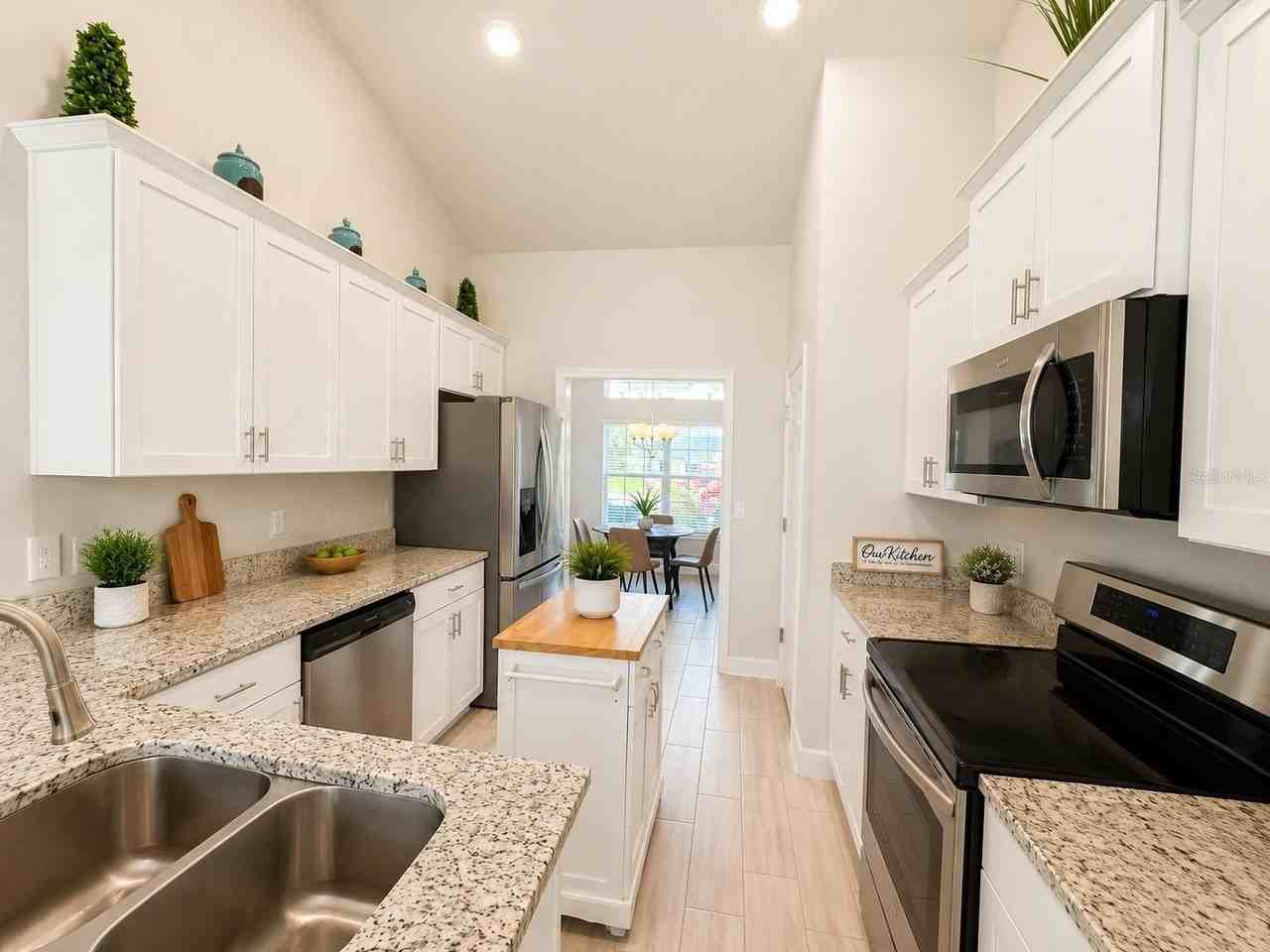 4869 Sw 115th St - Photo 5 of 15