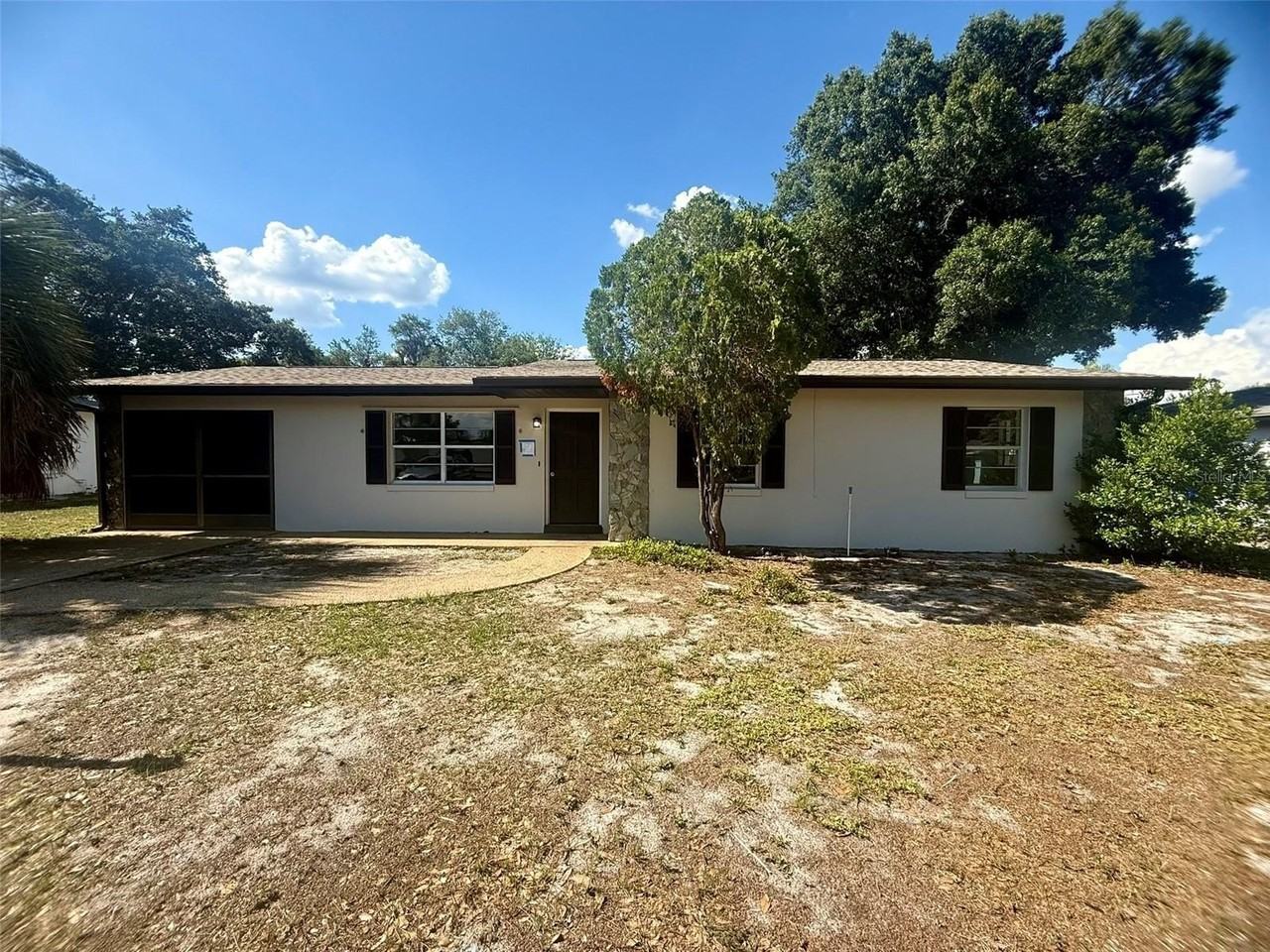 131 Sparrow Ave - Photo 2 of 28