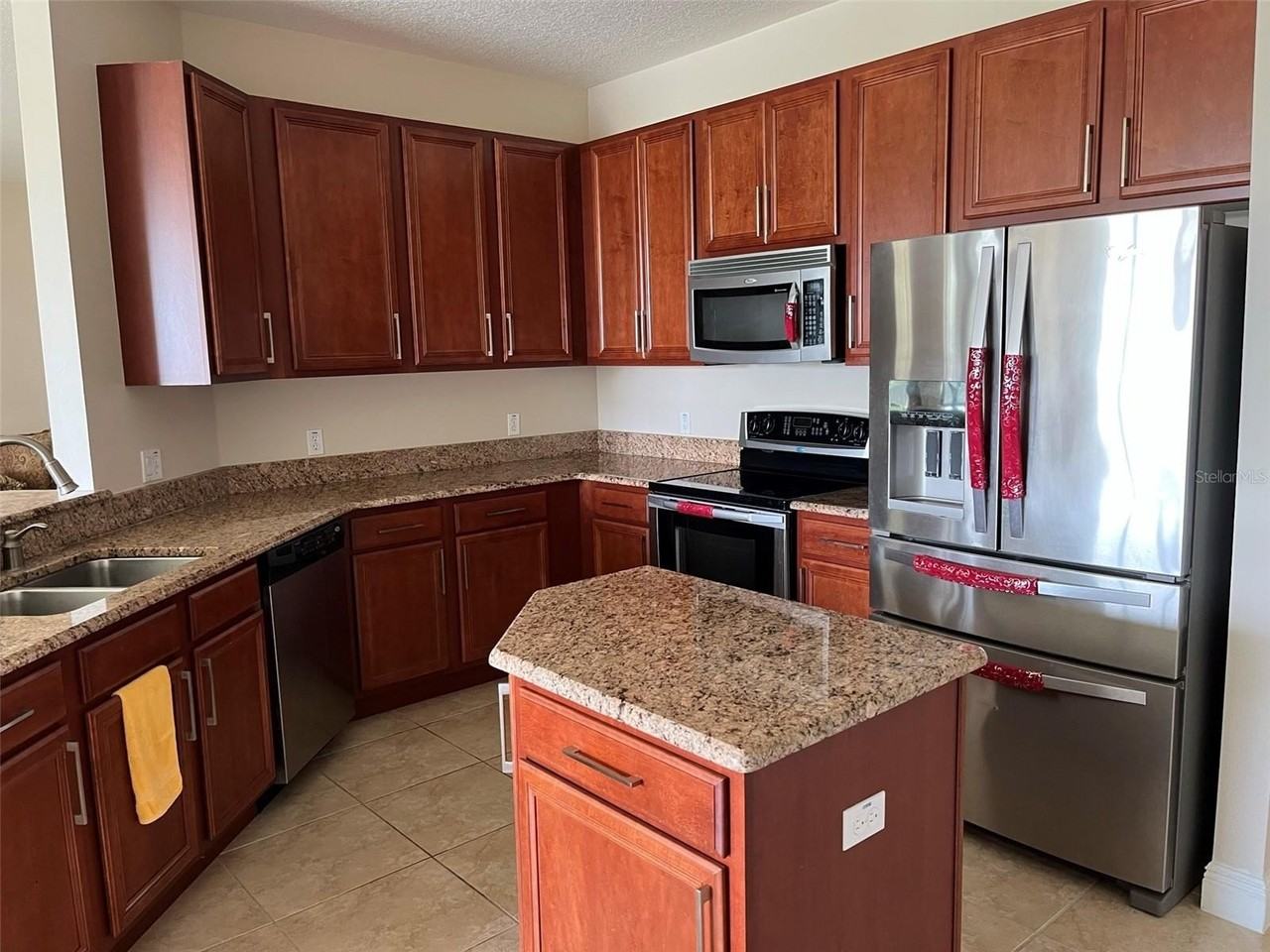 3817 Golden Feather Way - Photo 4 of 27