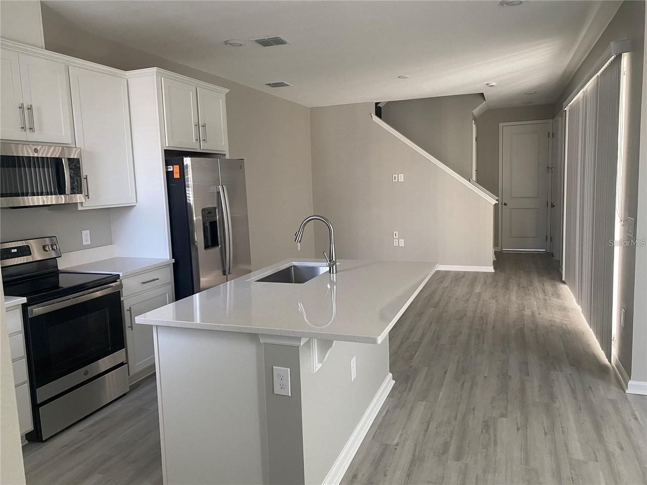 1457 Axel Graeson Ave - Photo 2 of 28
