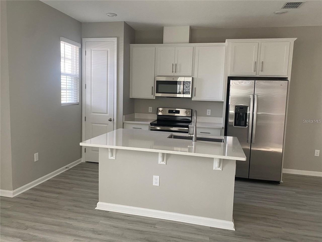 1457 Axel Graeson Ave - Photo 3 of 28