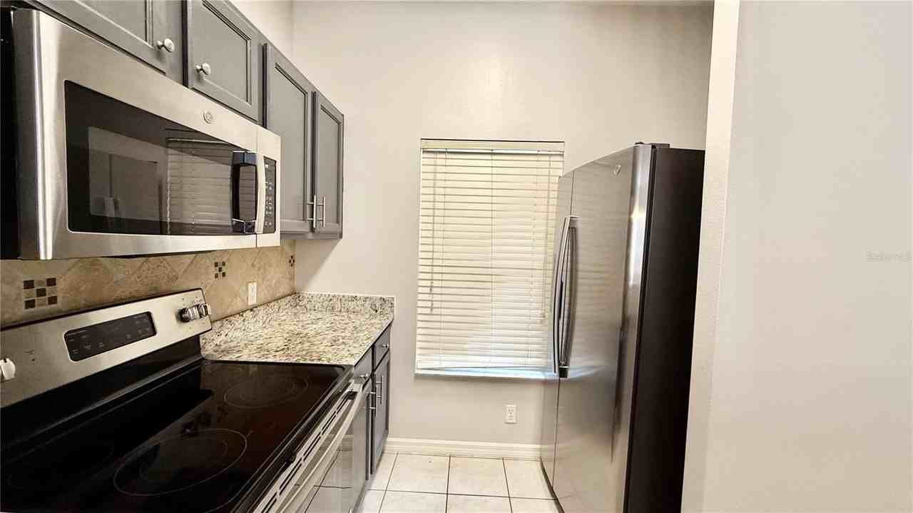 8517 Bay Lilly Loop - Photo 3 of 24