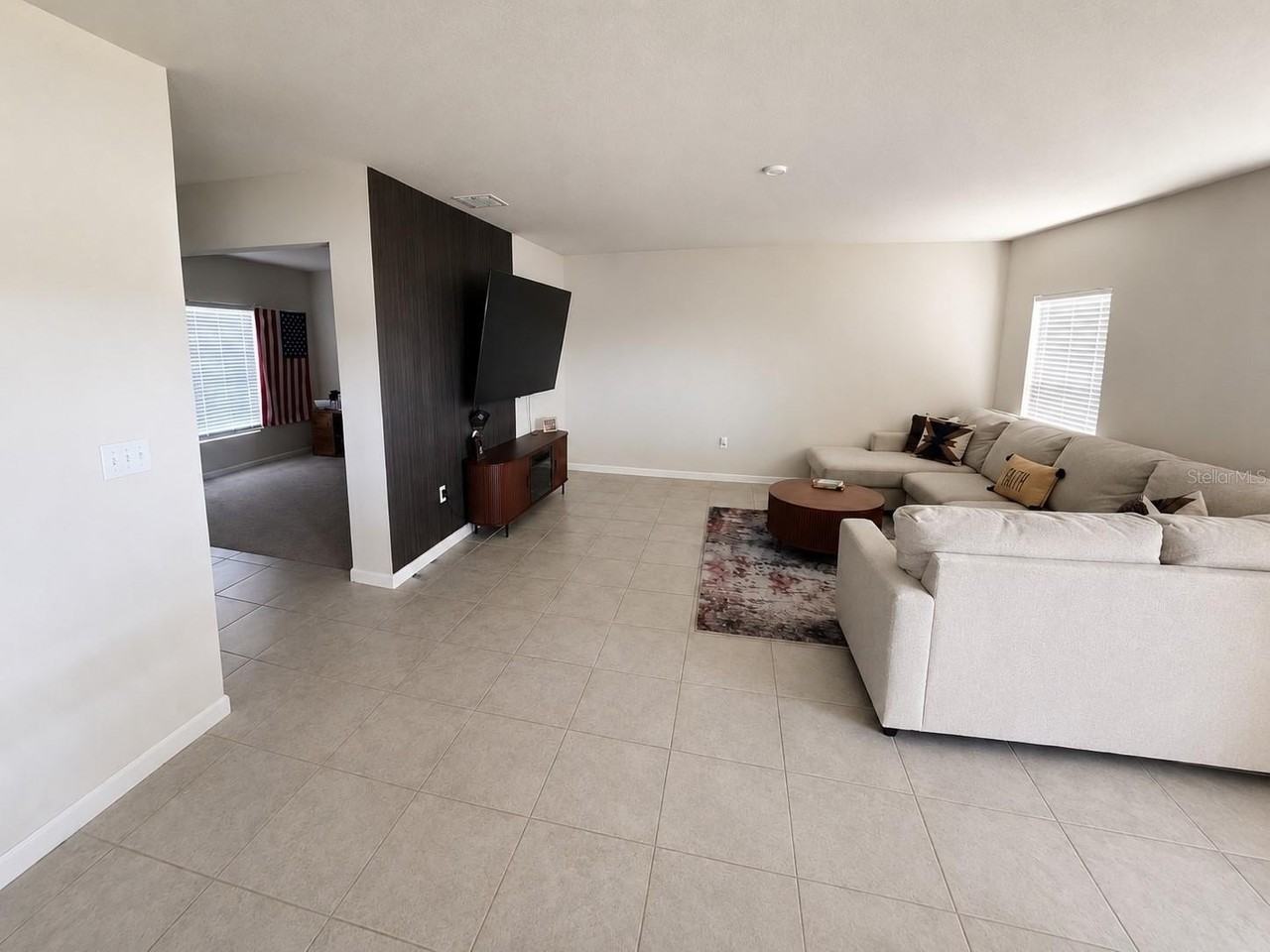 614 Manchester Path - Photo 2 of 15