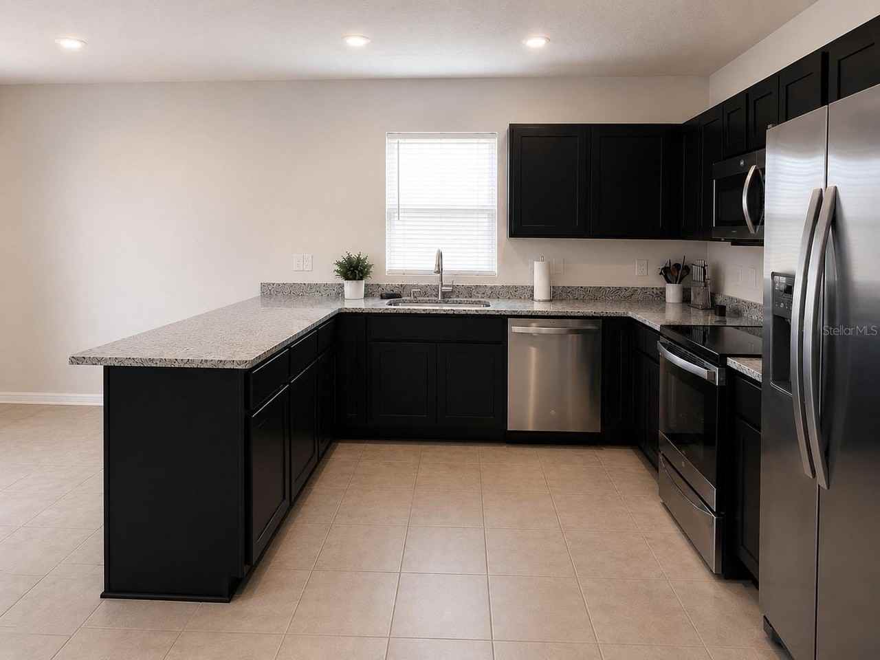 614 Manchester Path - Photo 3 of 15
