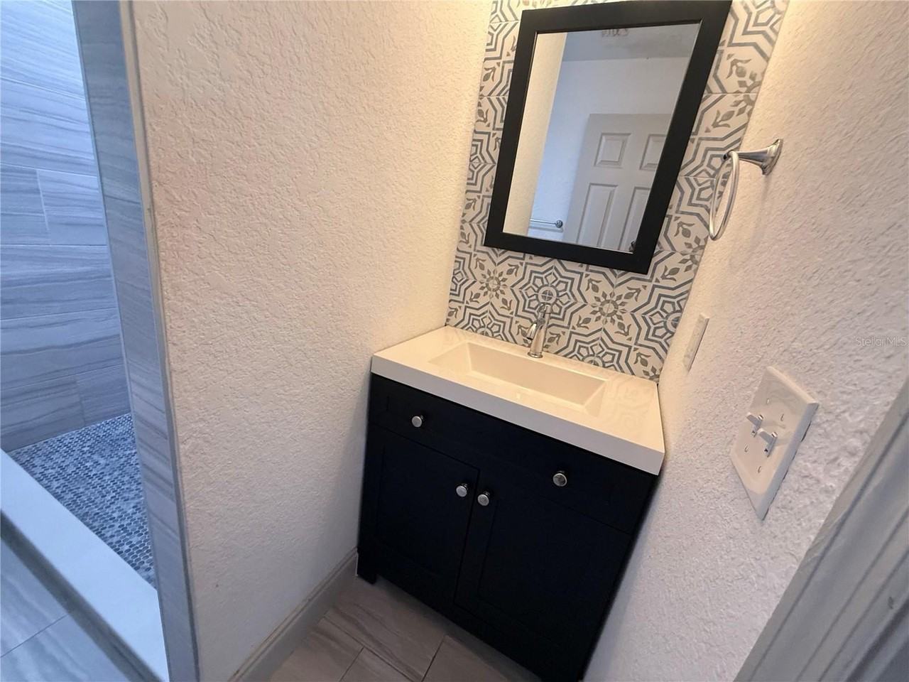 13 Volusia Dr - Photo 2 of 16