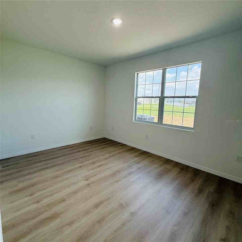 602 Desmoines Ct - Photo 7 of 13
