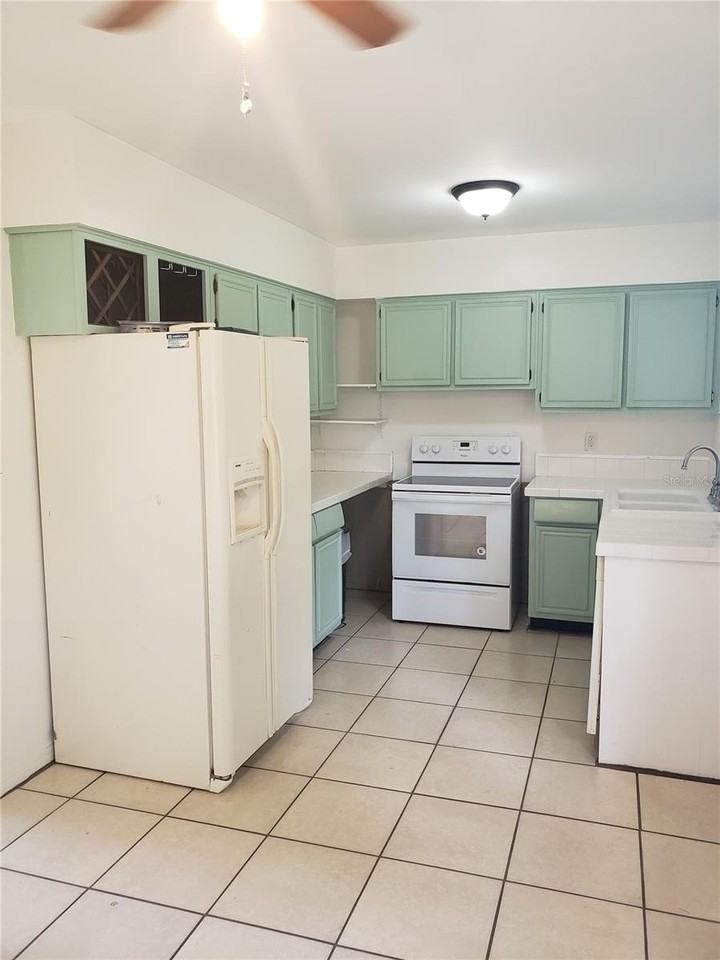 7475 19th Ave N - Photo 4 of 10