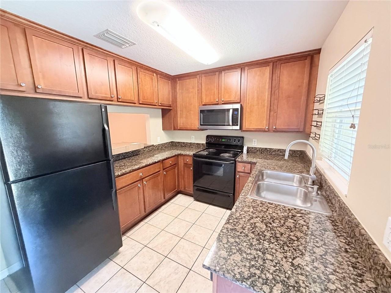 110 Coquina Bay Dr - Photo 4 of 12