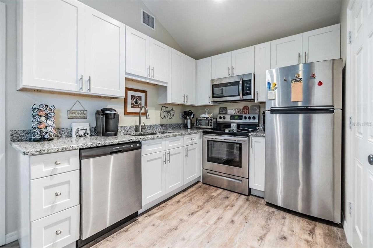 1265 Jade Pl - Photo 6 of 9