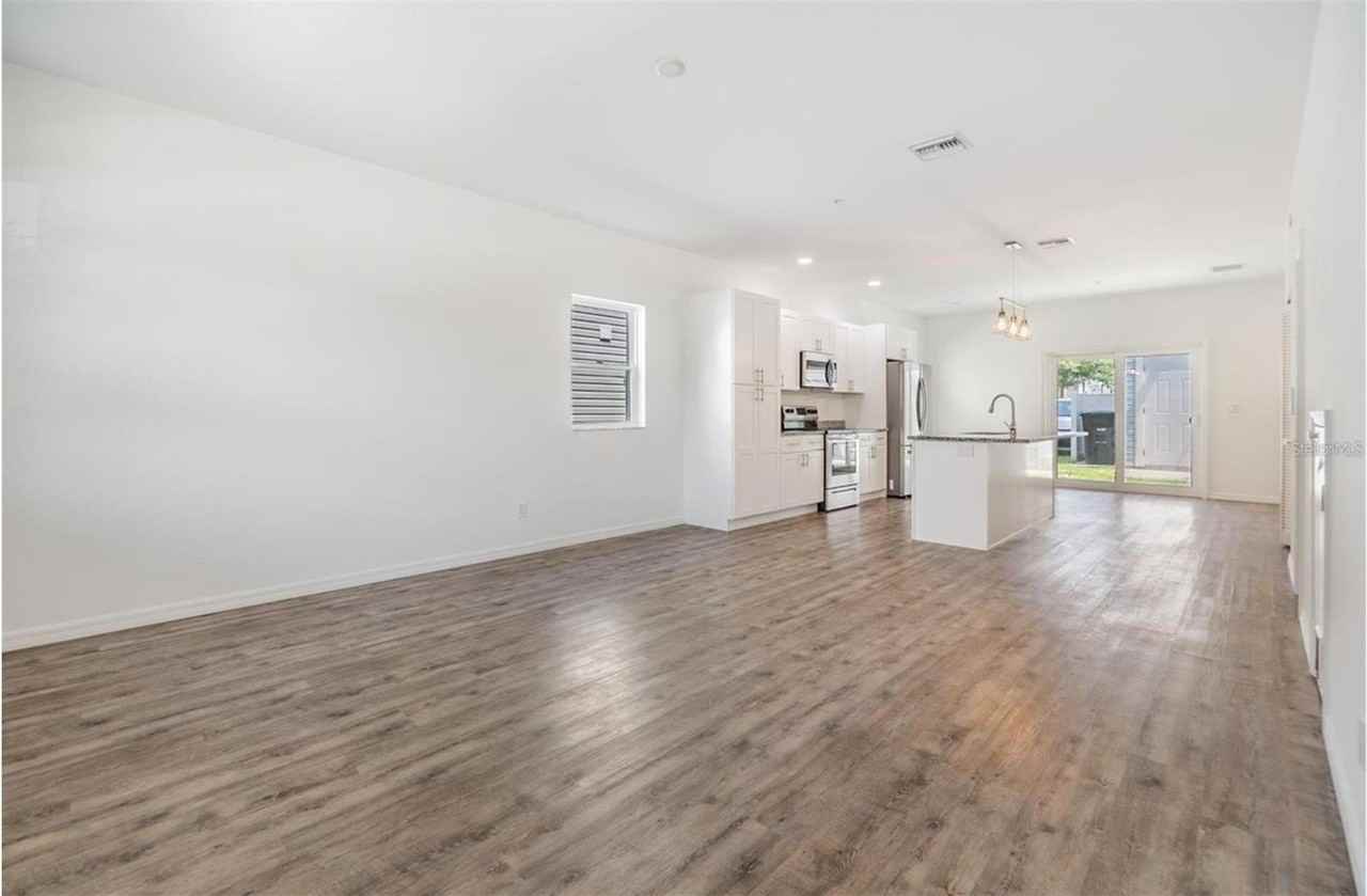 1264 Pierce St - Photo 3 of 15