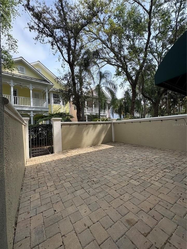 1407 Harbour Walk Rd - Photo 3 of 29