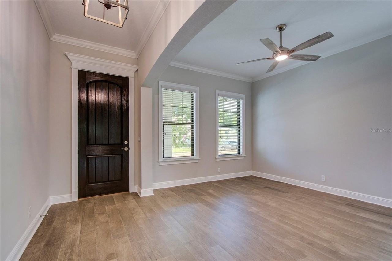 855 39th Ave N - Photo 6 of 50