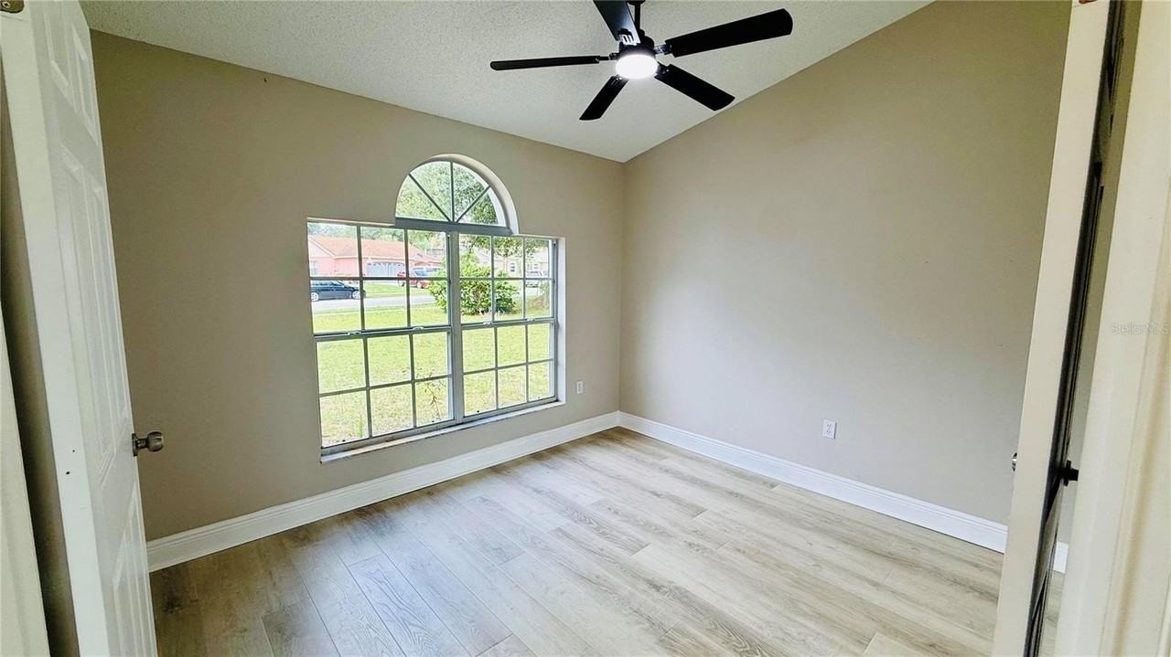 15613 Greater Groves Blvd - Photo 4 of 14