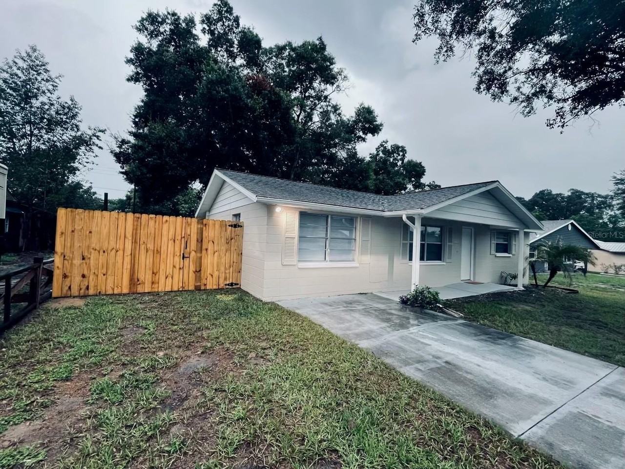 5323 Satsuma Dr - Photo 4 of 46