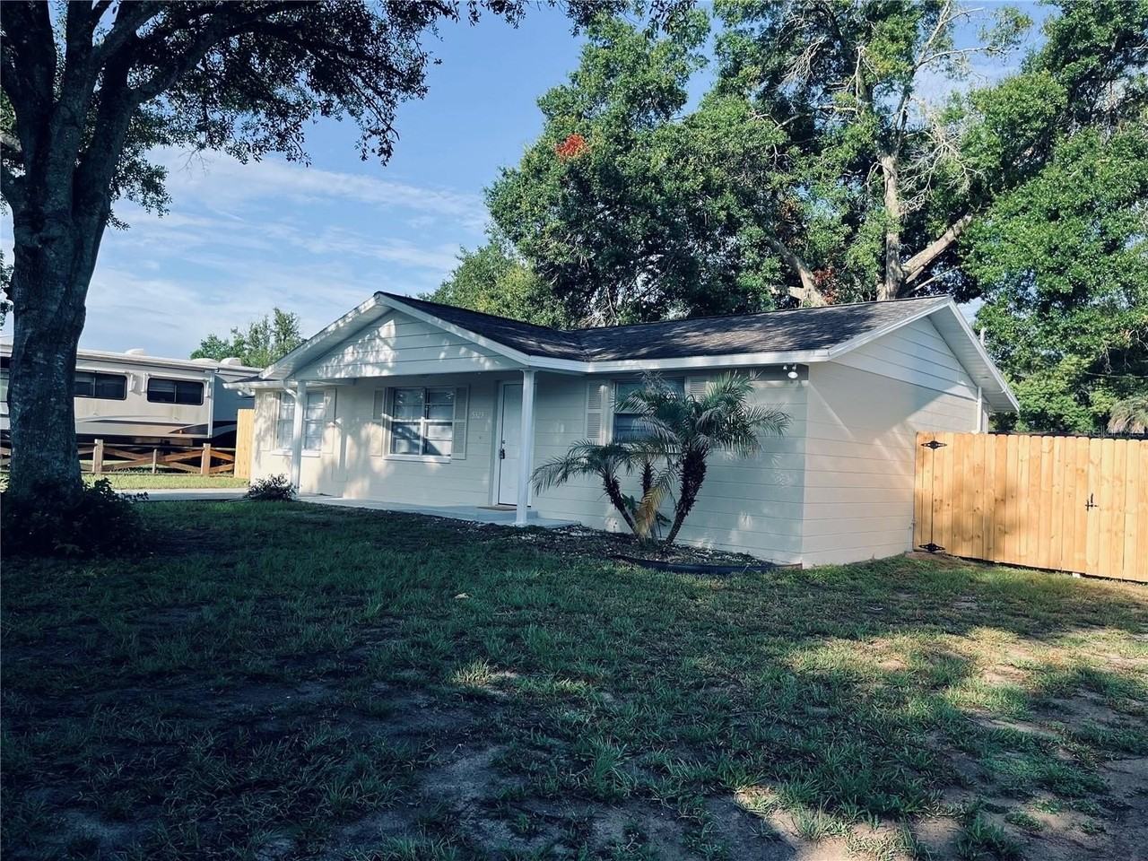 5323 Satsuma Dr - Photo 5 of 46