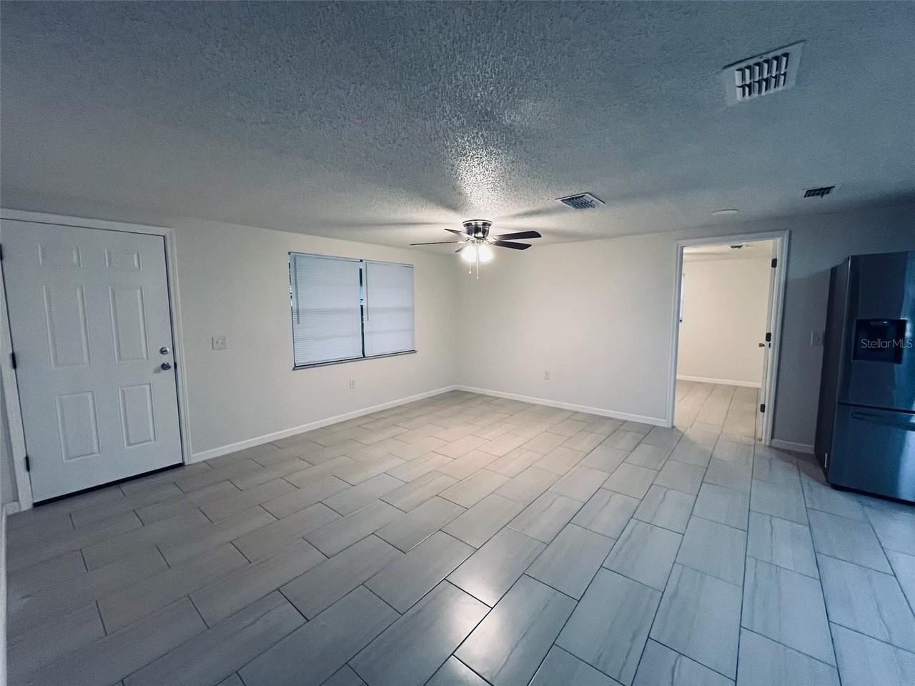 5323 Satsuma Dr - Photo 6 of 46
